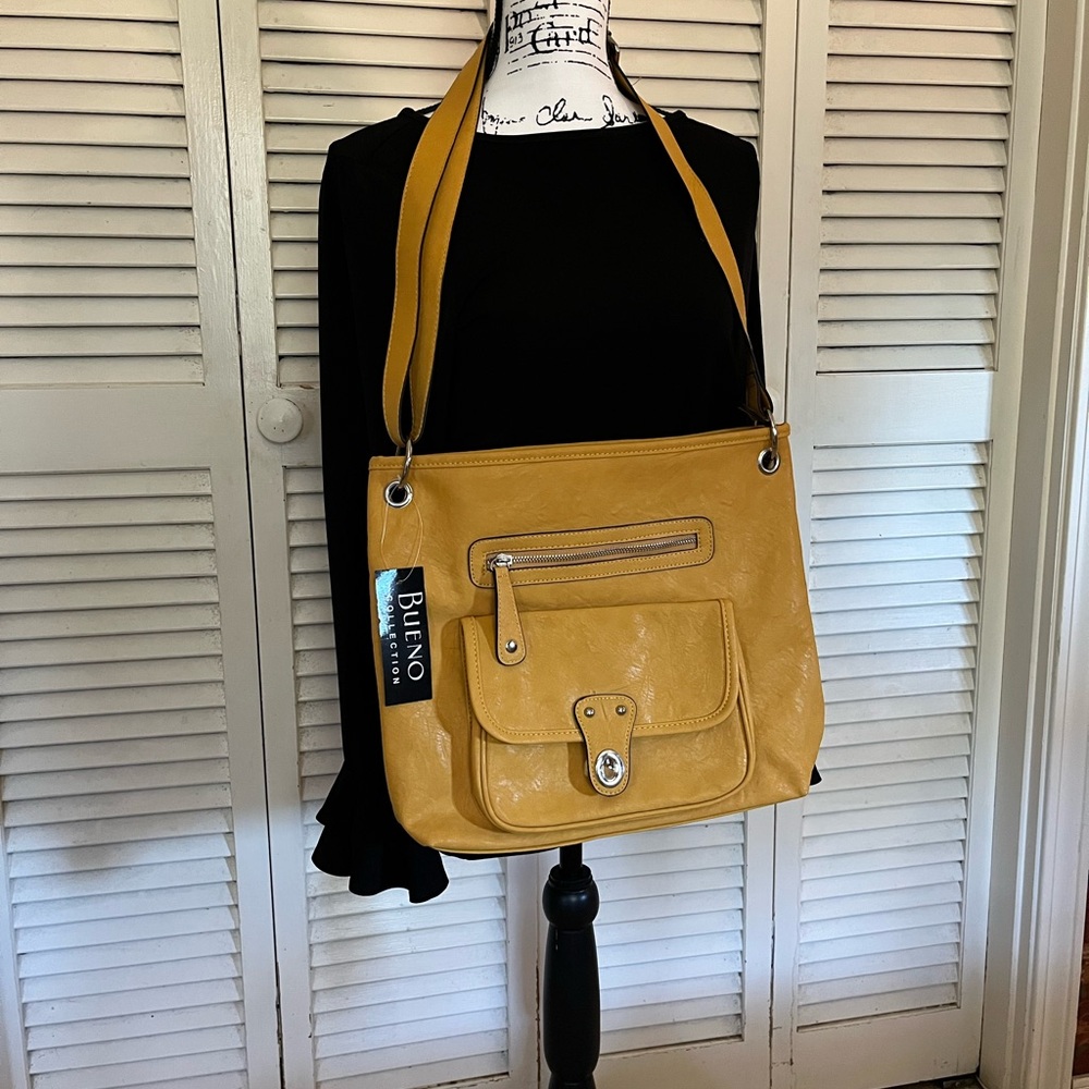 New with tags. Bueno Mustard Yellow Shoulder Bag tote.
Very soft and beautiful.